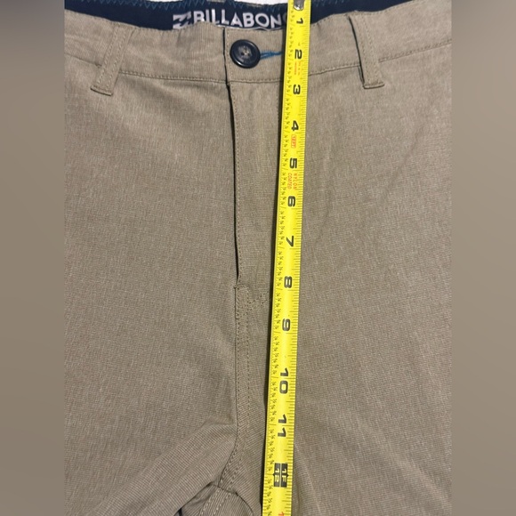 ✨ Billabong Crossfire Mid Submersible Khaki Walk Shorts Size 32 - Picture 7 of 9